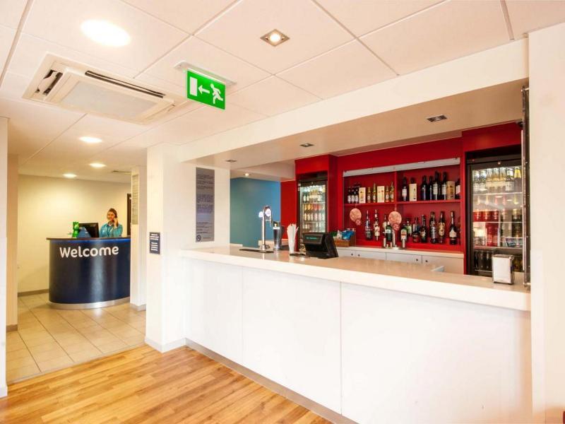 Travelodge London Teddington Kültér fotó